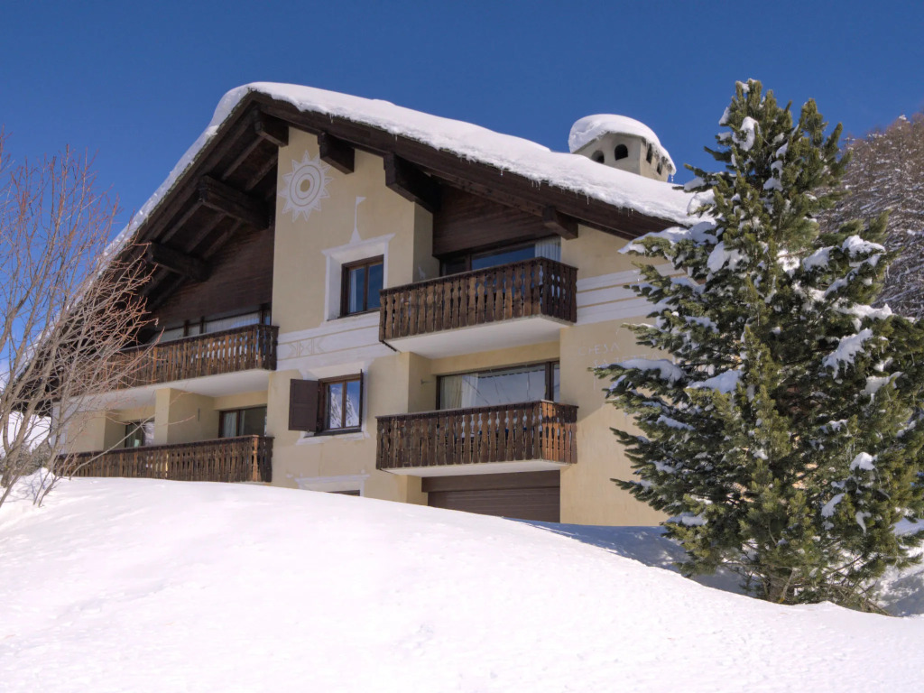 Apartment Chesa La Sajetta 12 by Interhome