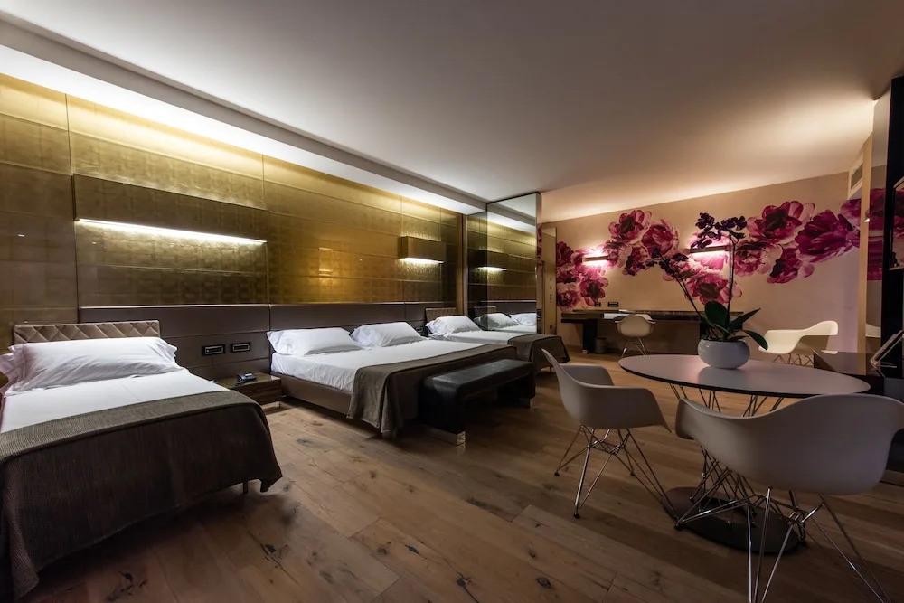 Viola Mhotel