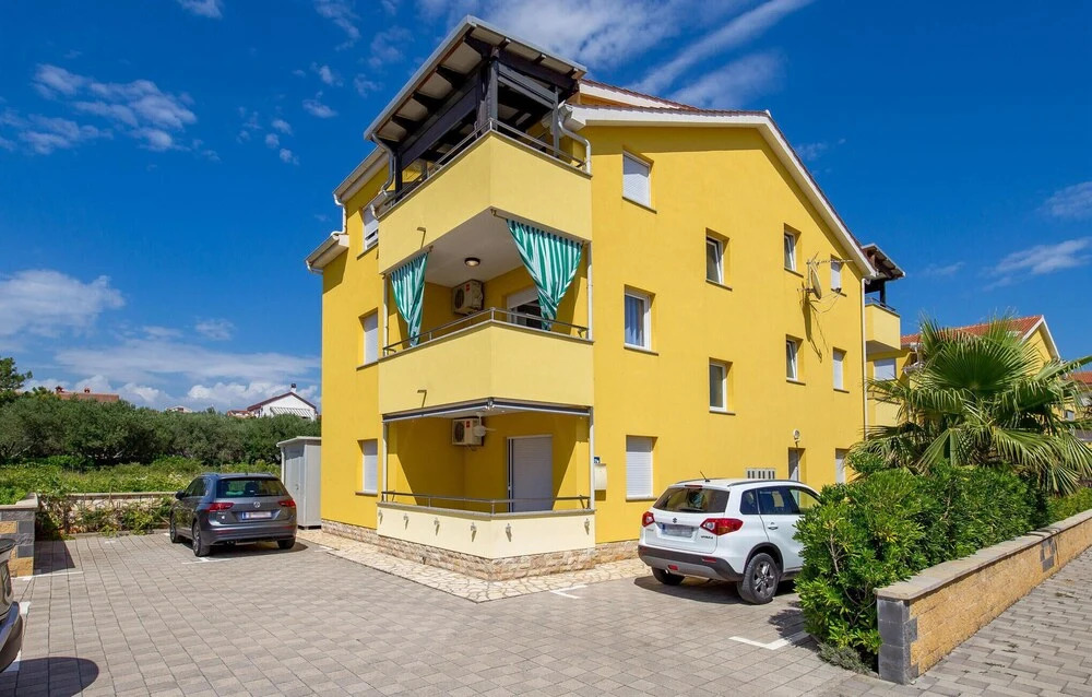 Beautiful Apartment in Povljana With Wifi and 2 Bedrooms