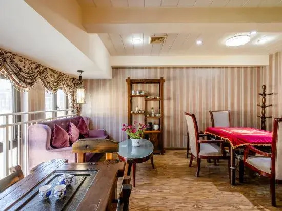 Weifang Silk Road Hotel (Songpan Passenger Transport Center)
