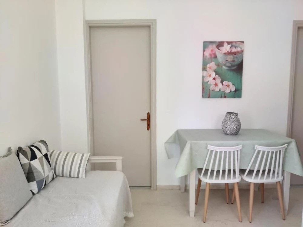 Yannas Apartments