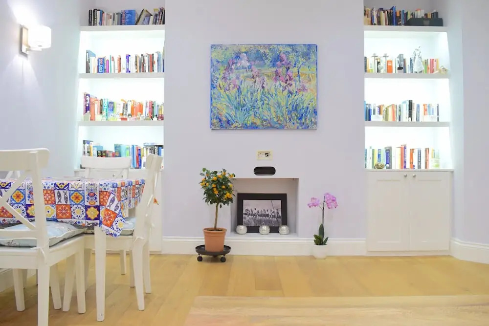 2 Bedroom Victorian Flat in Zone 1 Sleeps 4
