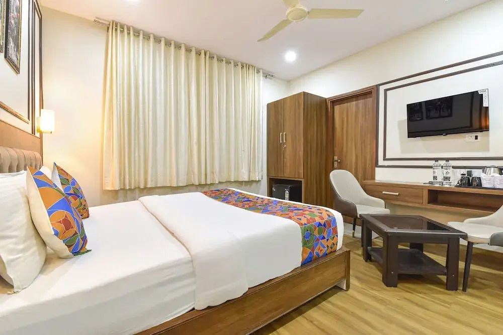 FabHotel LFC