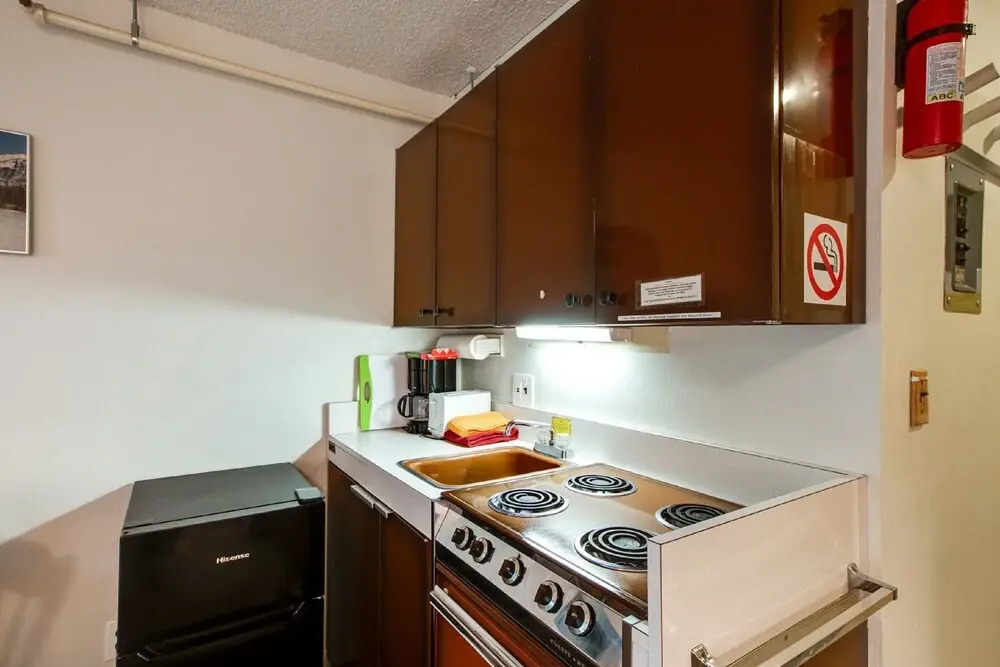 09SLL - Convenient - Inexpensive - Sleeps 2