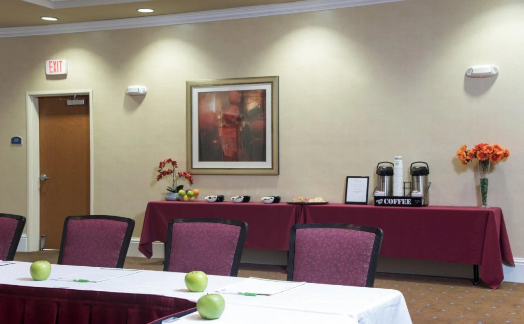 Holiday Inn Aurora North - Naperville by IHG