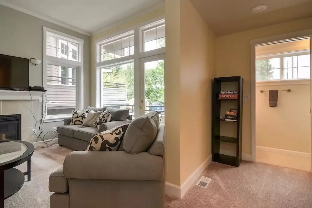 Seattle Vacation Home: The Gallery