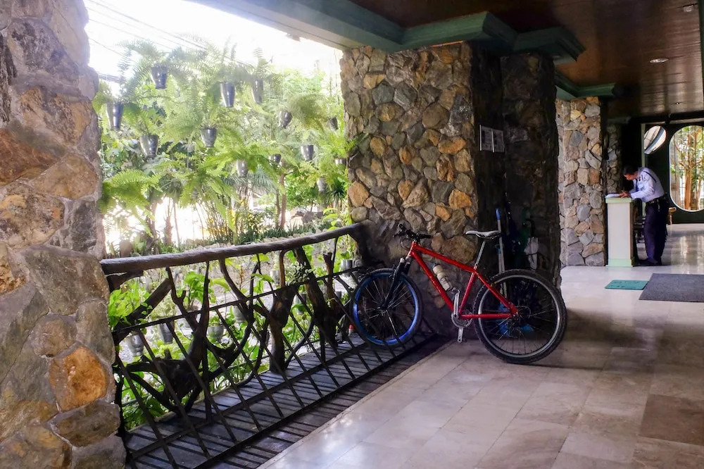 West Gorordo Hotel
