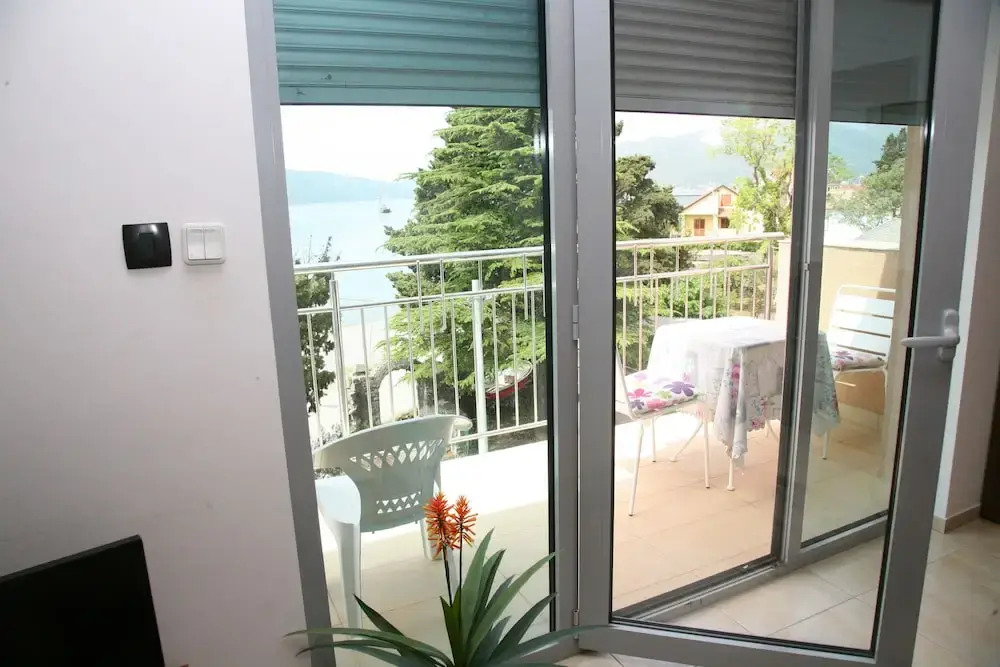 Qumi Apartments