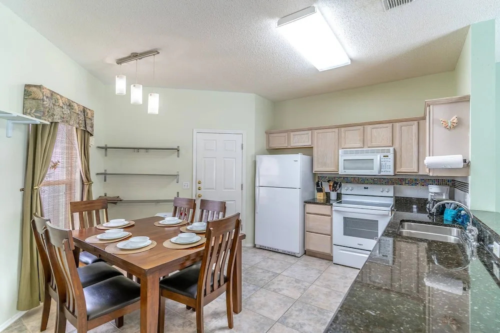 544 Fairways Lake