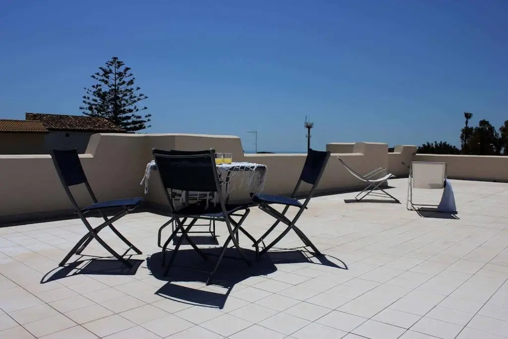Villa Floridia, just 300 m from the sea