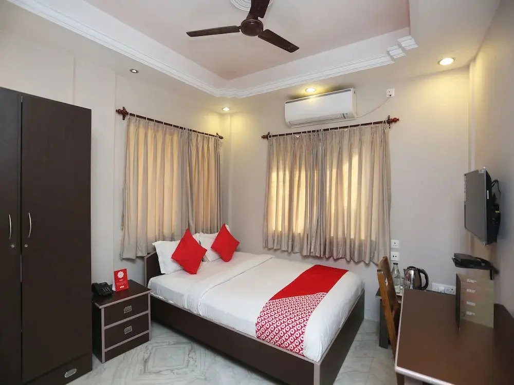 B S Guest House by OYO Rooms