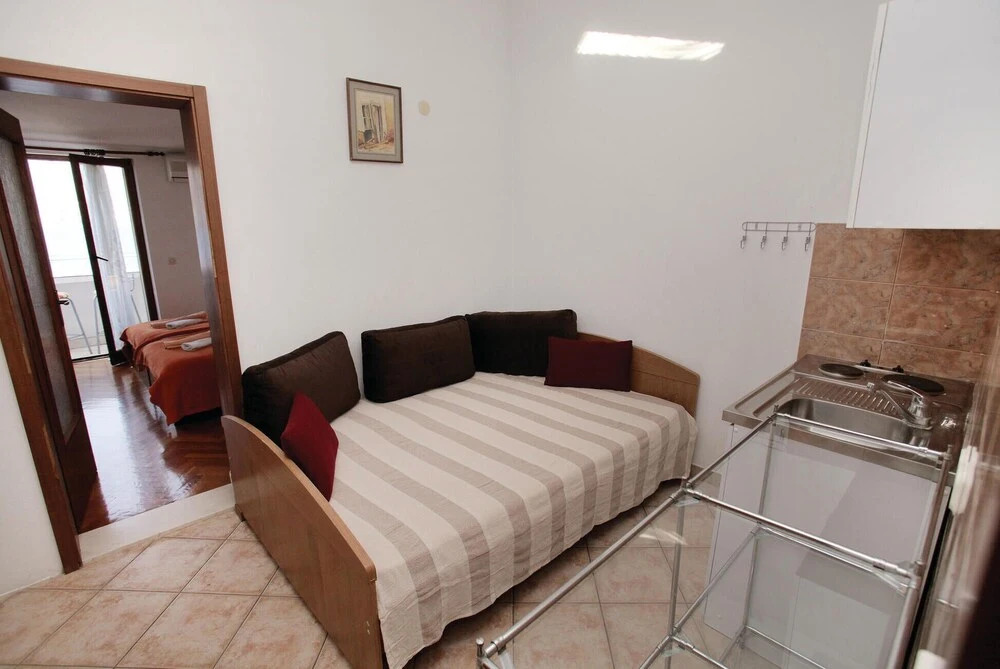 5 Bedroom Lovely Home In Okrug Donji
