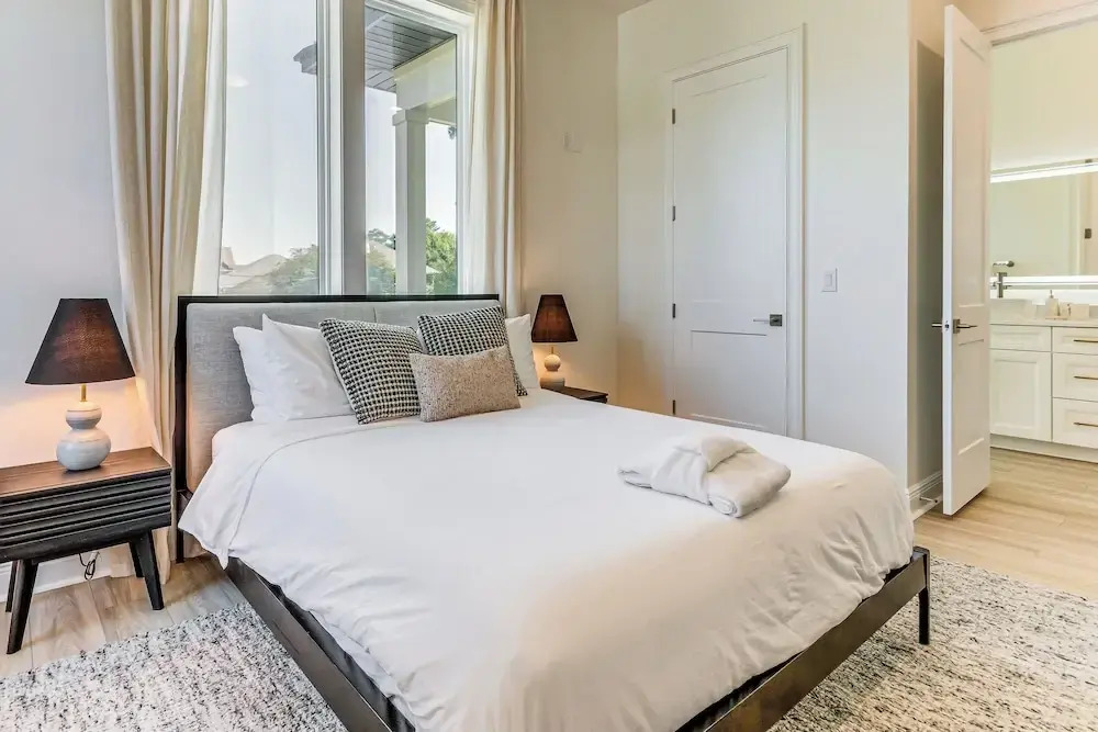 Private Beach + Bay View: Luxury Navarre Escape!