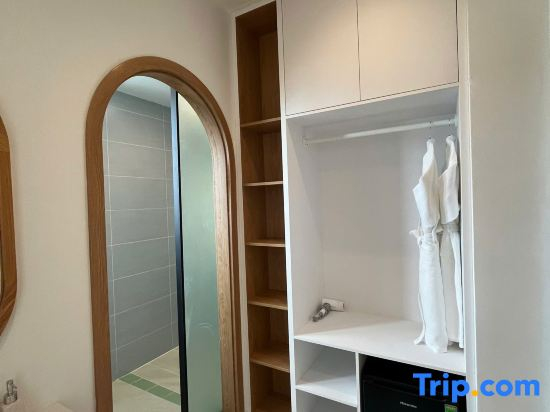 MIRA HOTEL FREE CABLE CAR - water park