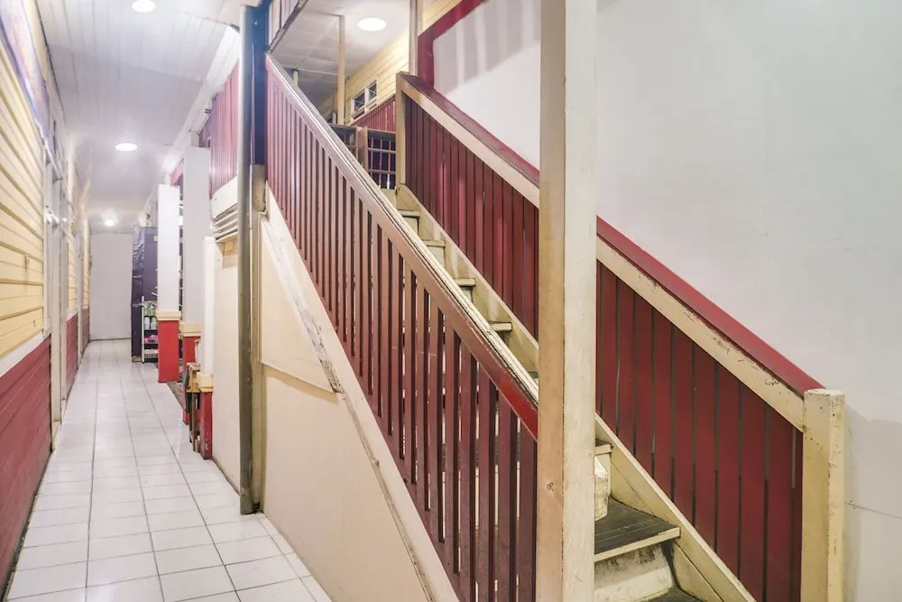 Hotel O Anggrek Daqu Syariah Kapuas