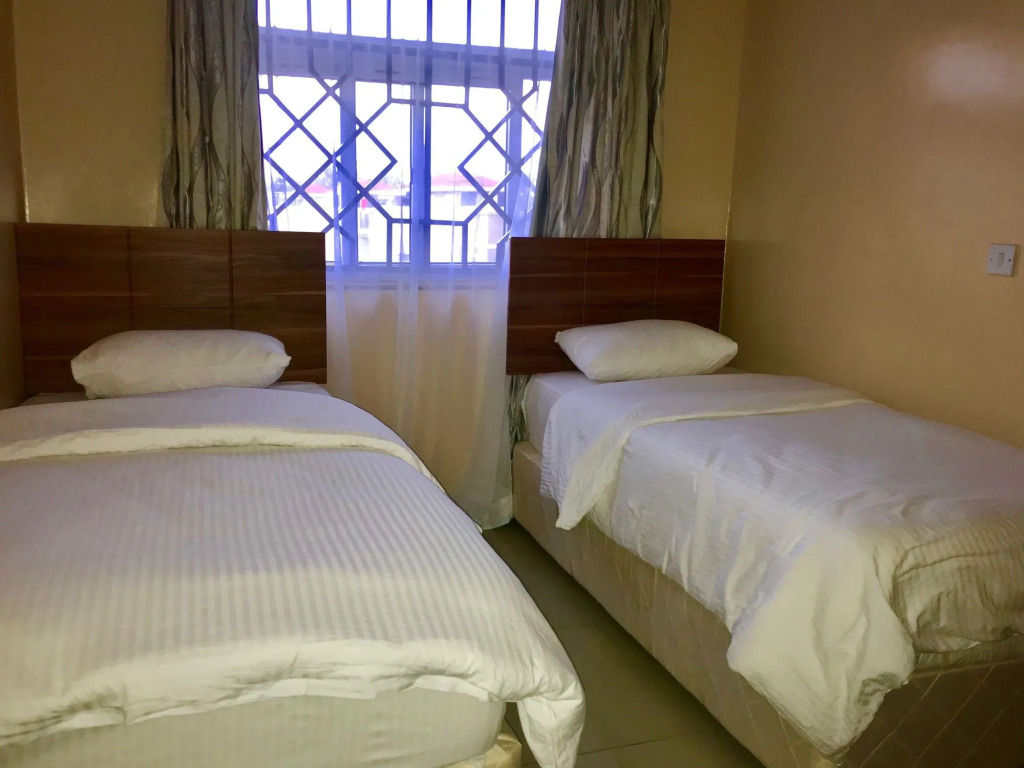 Milimani Executive Suites Pool, GYM, Secure Parking Near Golf Club