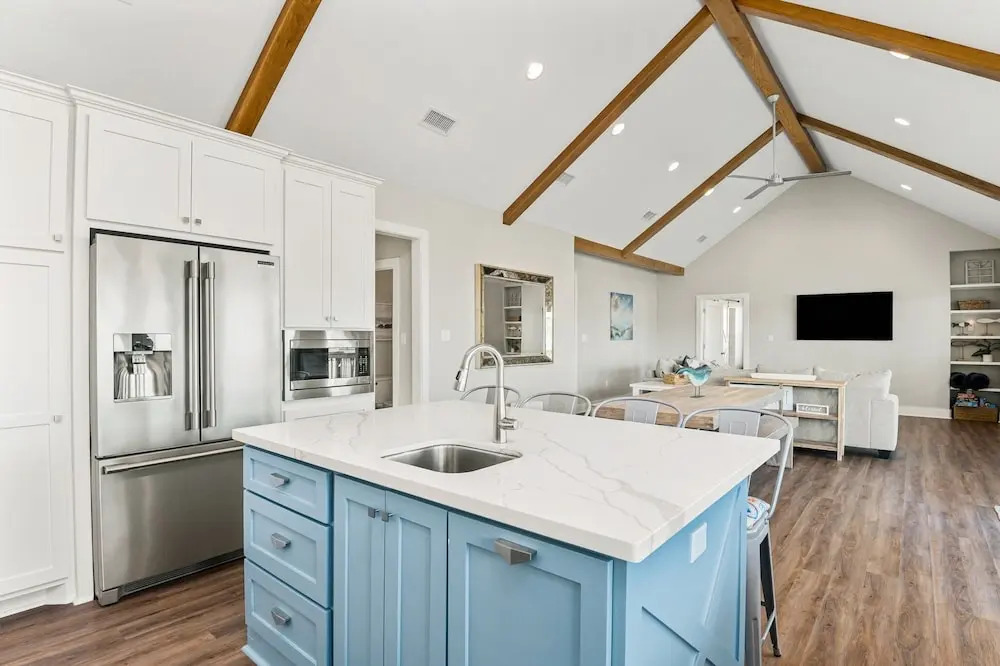 Stay Awhile 4 Bedroom Home by RedAwning