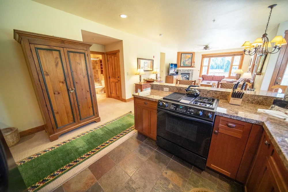 Red Hawk Townhomes 2345