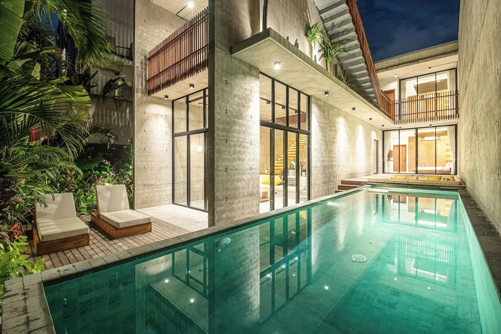 Modern 4 BR villa heart of Canggu 8mins to beach