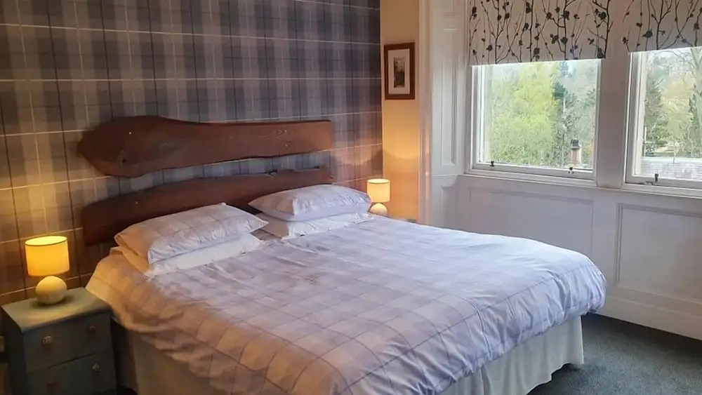Neidpath Inn