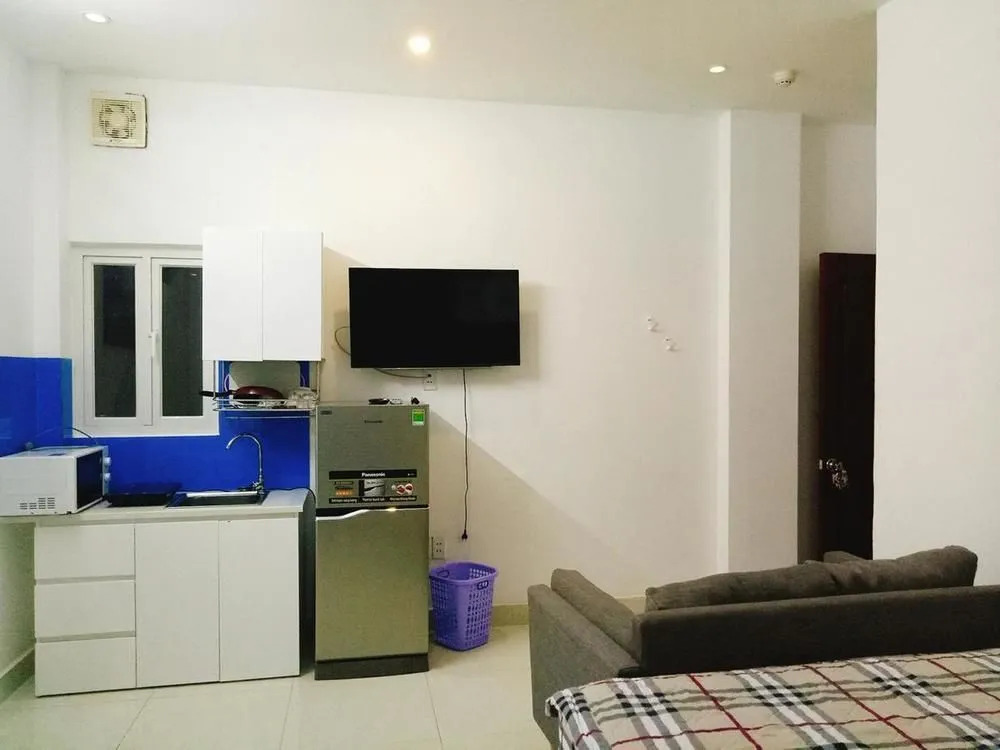 Smiley Apartment 8
