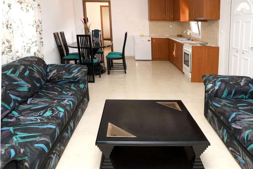 Nikolaou Apartments Upper Floor