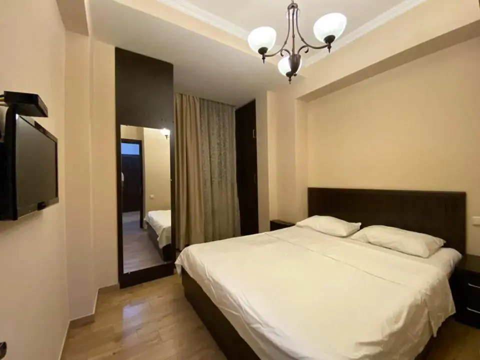 Yeznik Koghbatsi - Amiryan crossroads 1 bedroom Comfy apartment KO110