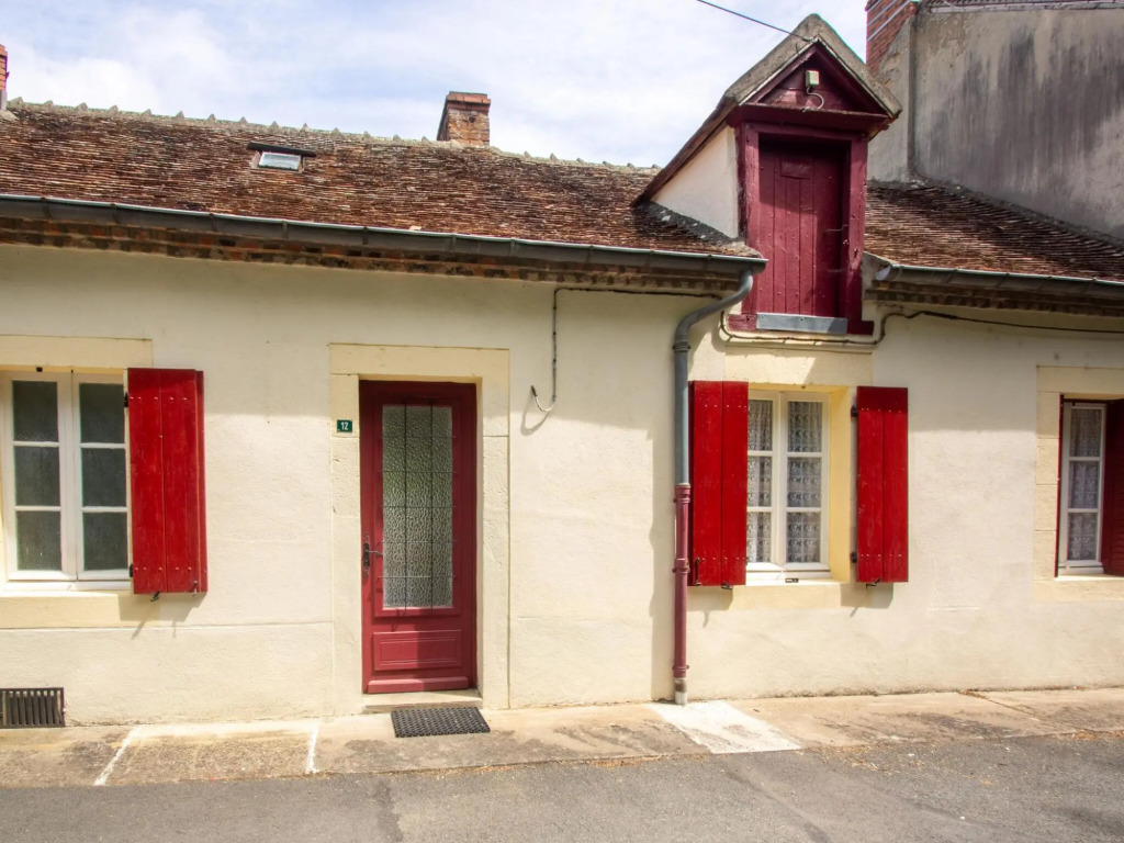 Beautiful Holiday Home in Hérisson with Private Garden