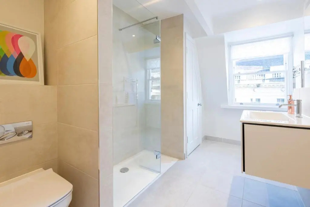 Stunning & Central Milsom Street Apartment