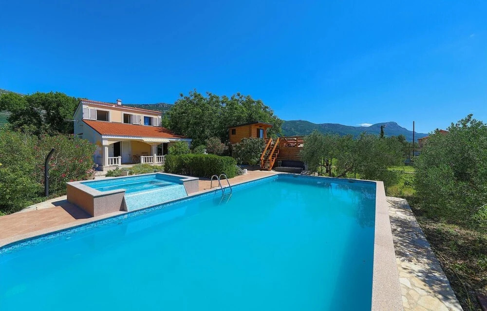 Nice Home in Kastel Novi With Sauna, Wifi and 4 Bedrooms