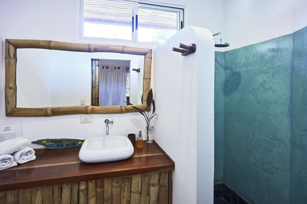 Otro Lado Lodge