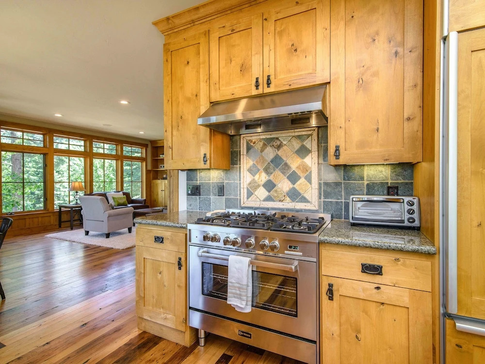 11322 Somerset Drive Home 4 Bedrooms 3 Bathrooms Home