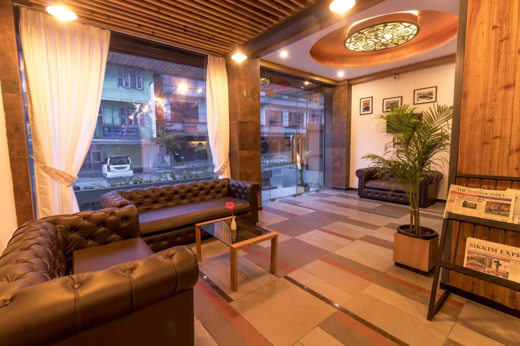 The Regal Hotel & Lounge