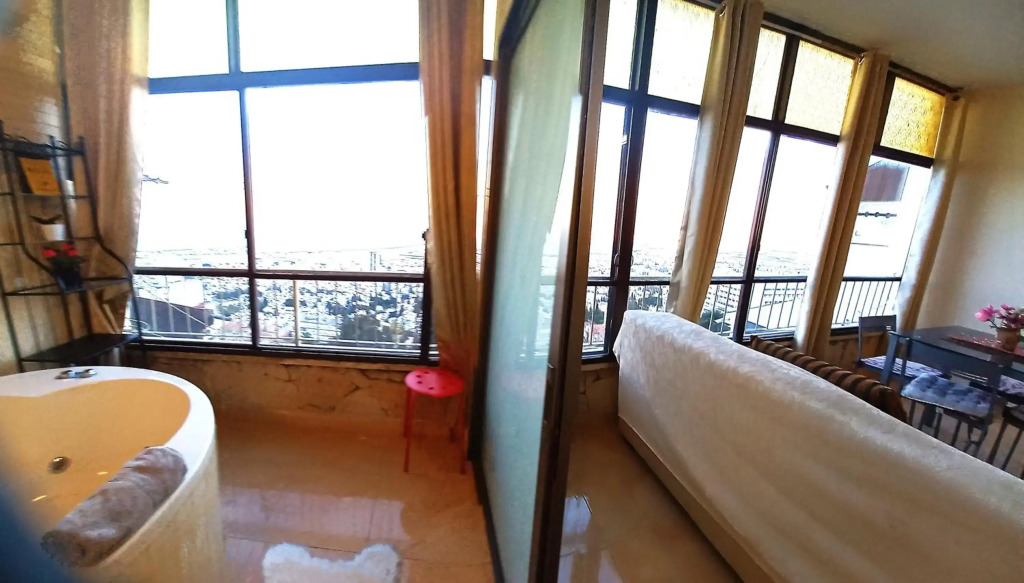 Yefe Nof 3 room flat