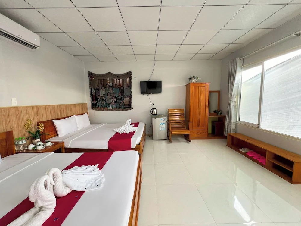 Sea Breeze Resort & Spa