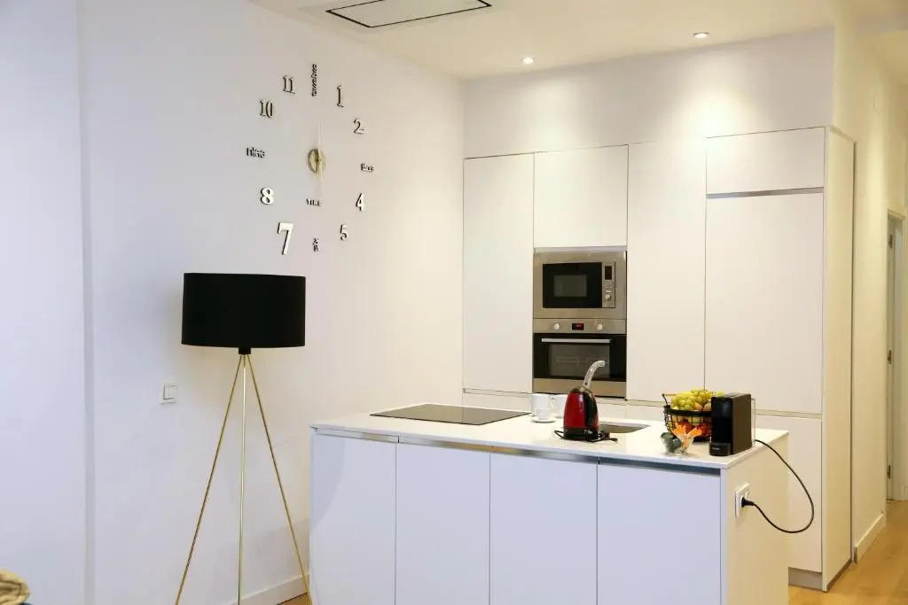 Piso Moderno a 2 minutos del Casco Viejo con Parking Gratis