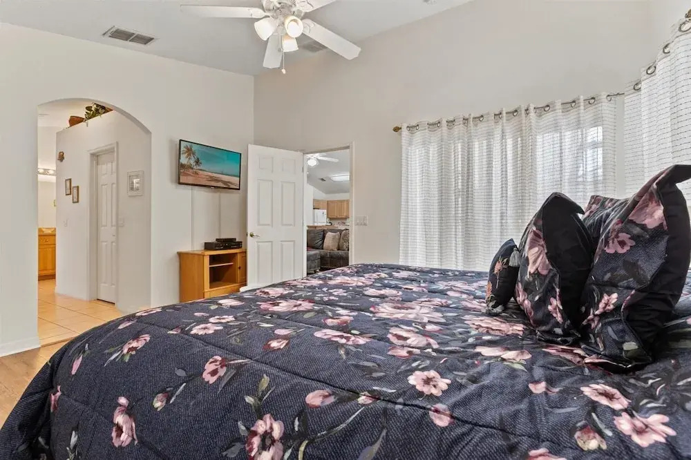 4 Bedroom Private Pool+Spa Home 8 Miles to Disney 4 Home