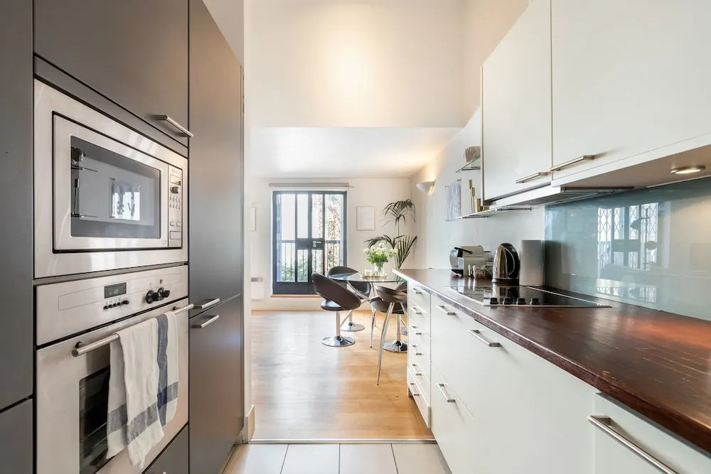 2 Bdr in Kensington E1 by the Residences