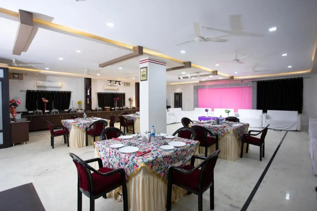 Hotel Bhairav Bagh -100 Mtr from Celebration Mall