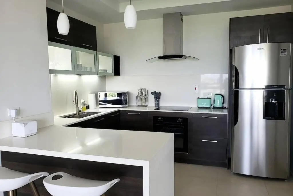 2B/R Parkhurst Paradise with Infinity Edge Rooftop Pool