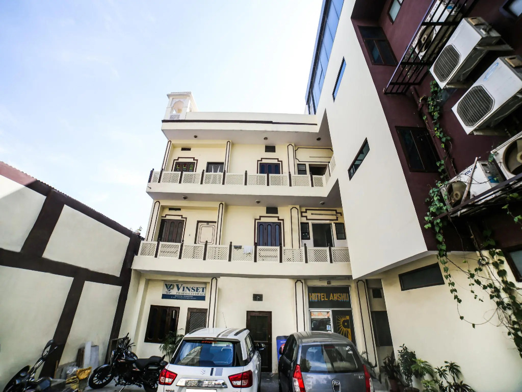 OYO 30231 Hotel Anshu