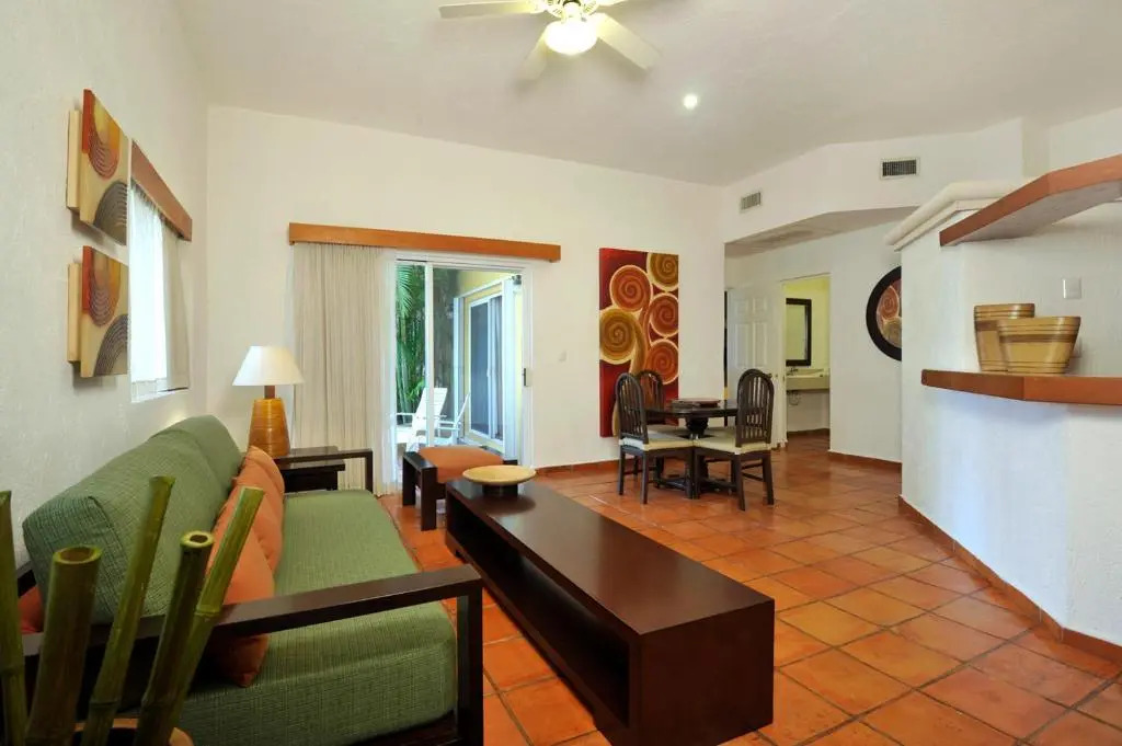 Las Palmas Condominios