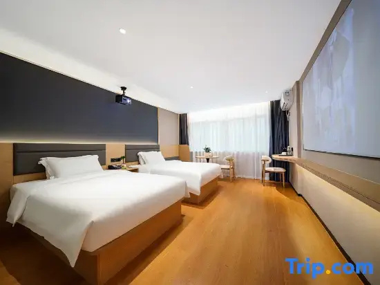 Yunduo Bao Hotel (Yugan Desheng Street Store)