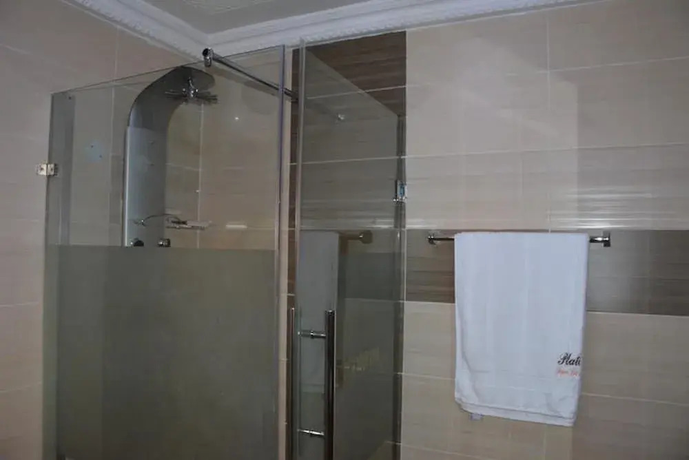 Platinum Inn Gee Hotel