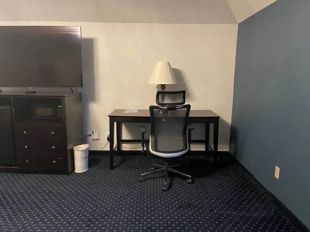 Chateau Hotel and Conference Center