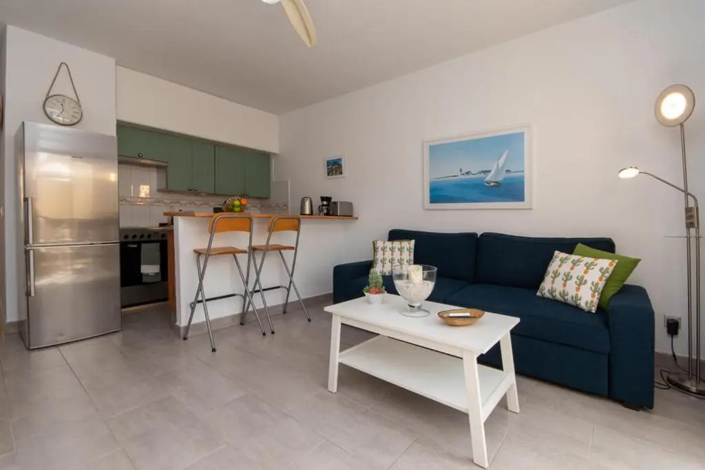 Mare Verde 104 - Two Bed with pool view and wifi internet