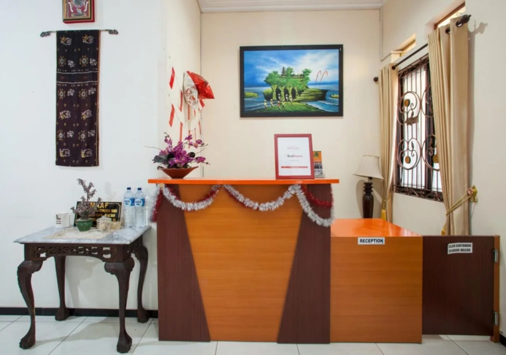 RedDoorz Syariah near Singha Merjosari Park