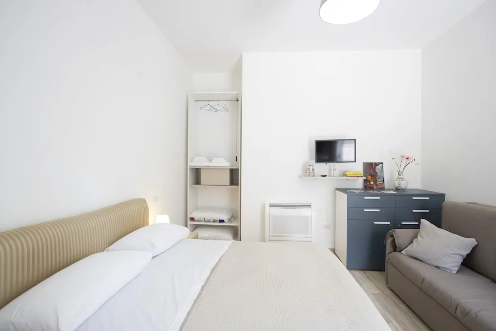 MA RI Apartments