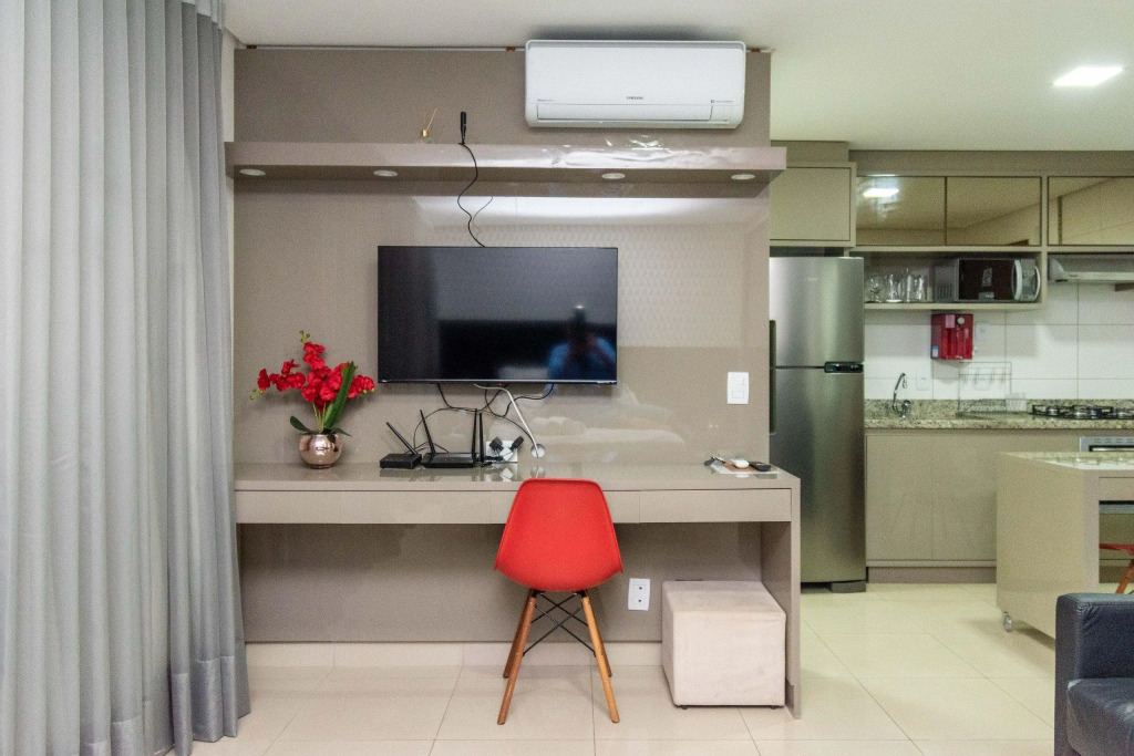 Flat completo - andar alto - Setor Bueno - Ed The Expression - WI-fi - Garagem - TH2205