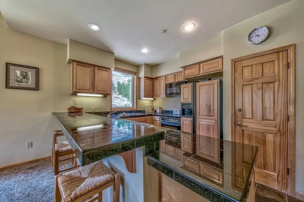 SC102 SnowCrest - 2 Br Condo